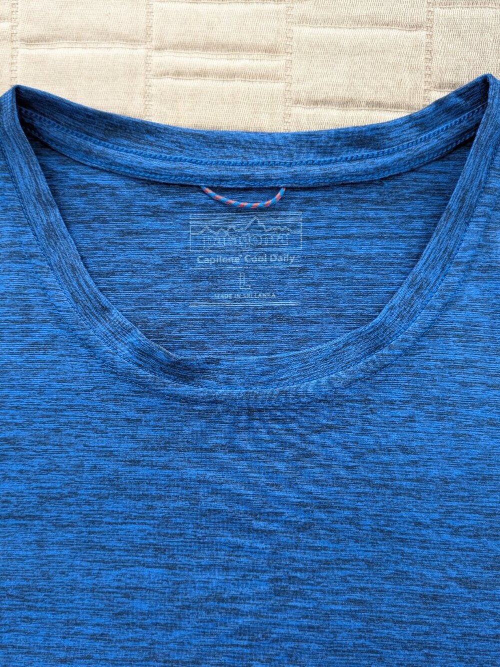Patagonia women's Capilene Cool Daily shirt-sleeved shirt, size L - Picture 5 of 6